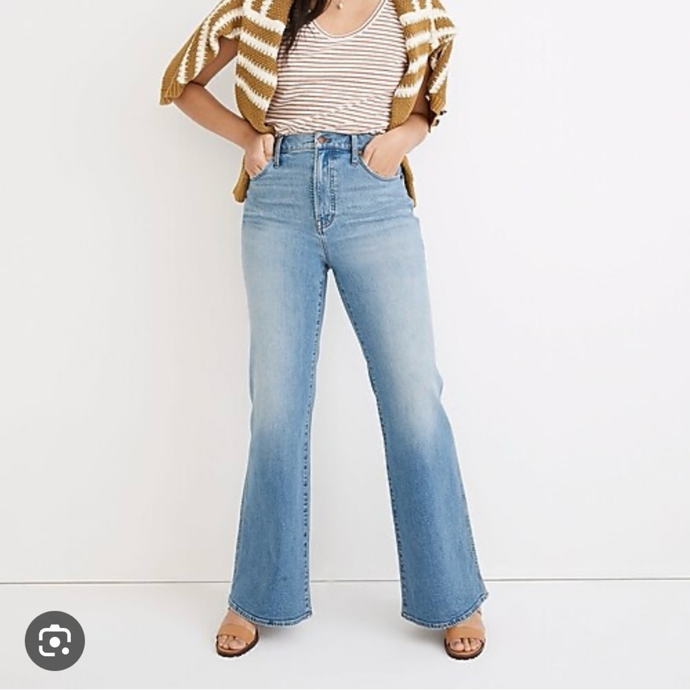 Madewell High-Rise Flare Jeans in Caine Wash 29p